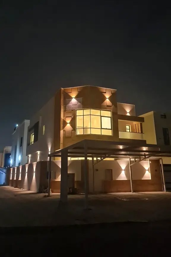 فيلا زاوية بخمس غرف نوم رئيسية على الطريق الرئيسي | غرفة للخادمة | موقف سيارات مغطى | الياسمين، عجمان