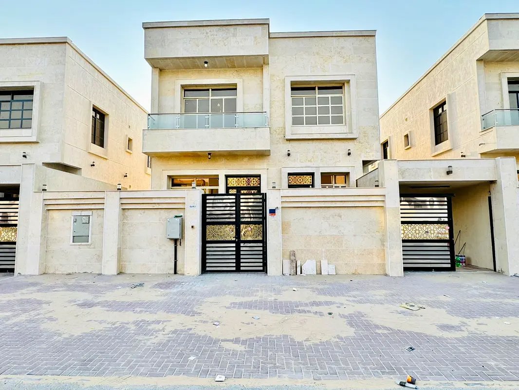  للايجار فيلا فاخرة في الياسمين - عجمان 🏡 ✨ بسعر مميز وموقع استراتيجي قريب من دبي والخدمات ✨ ايجار100 الف 📍 الموقع: منطقة الياسمين – عجمان ✅ موق نوع فيلا