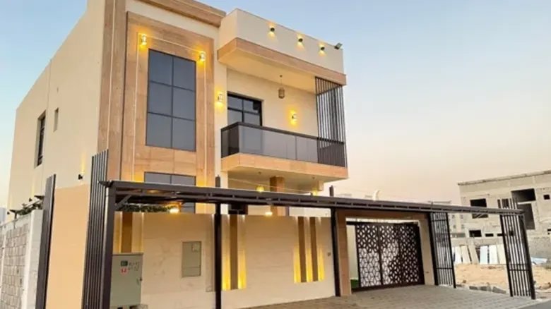 فيلا فاخرة للإيجار السنوي في الياسمين أول ساكن موقع استراتيجي في منطقة الياسمين على مخرج دبي مباشرة قريب من جميع الخدمات والمرافق الحيوية